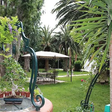 Domaine Saint Nicolas فندق مبيت وإفطار بيربينيو