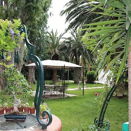 Domaine Saint Nicolas Bed & Breakfast Perpignano