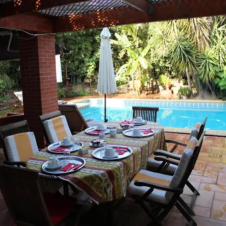 Domaine Saint Nicolas Bed & Breakfast *