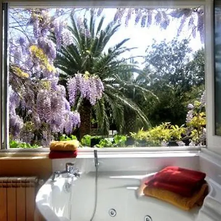 Domaine Saint Nicolas Bed & Breakfast
