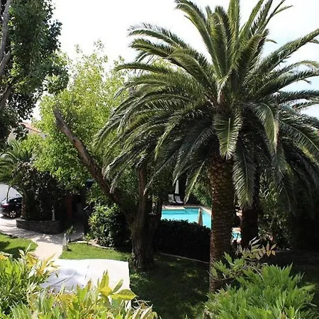 Domaine Saint Nicolas فندق مبيت وإفطار بيربينيو
