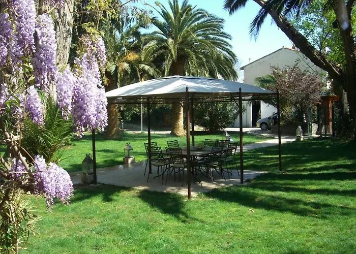 Domaine Saint Nicolas Bed & Breakfast *